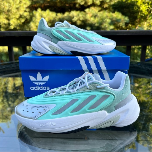 Adidas Ozelia Women’s Athletic Sneakers Shoe - Picture 4 of 9